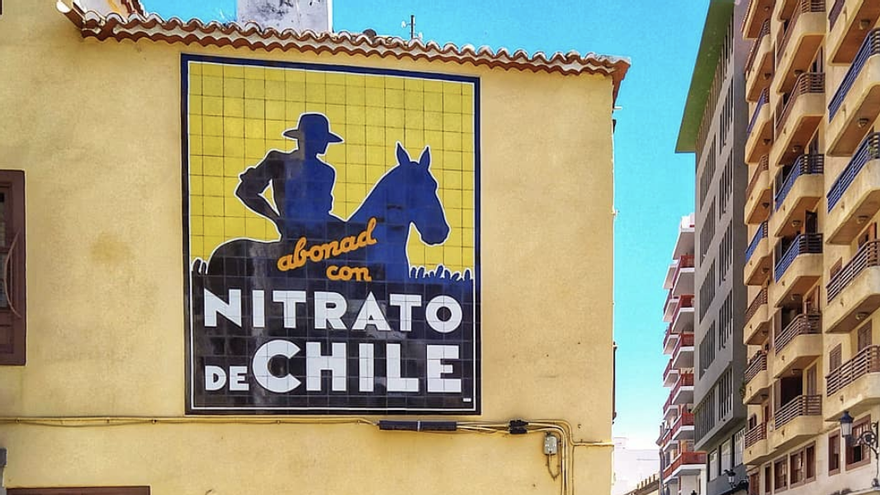 Cartel publicitario de Nitrato de Chile en España